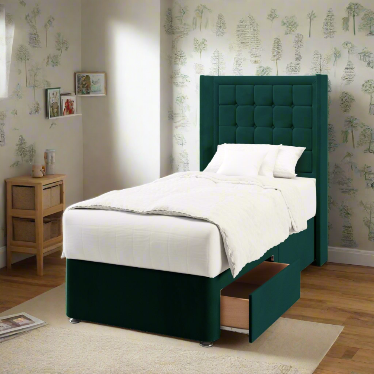 Large Cubic Border Straight Wing Headboard Divan Bed