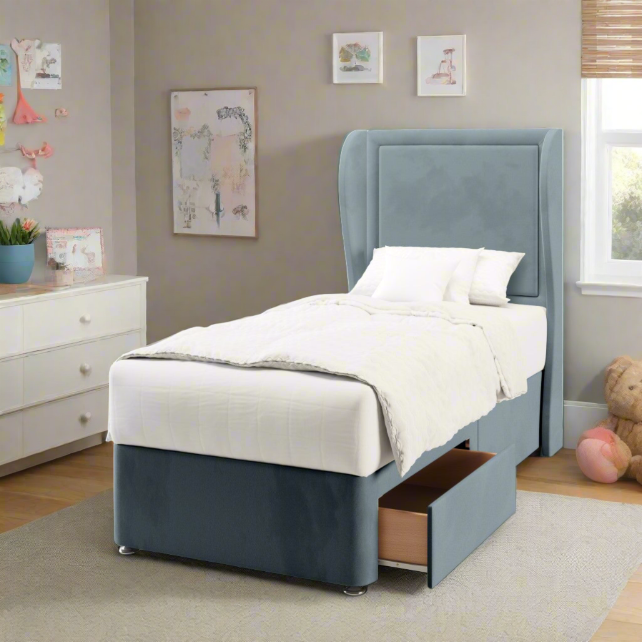 Plain Border Headboard Divan Bed