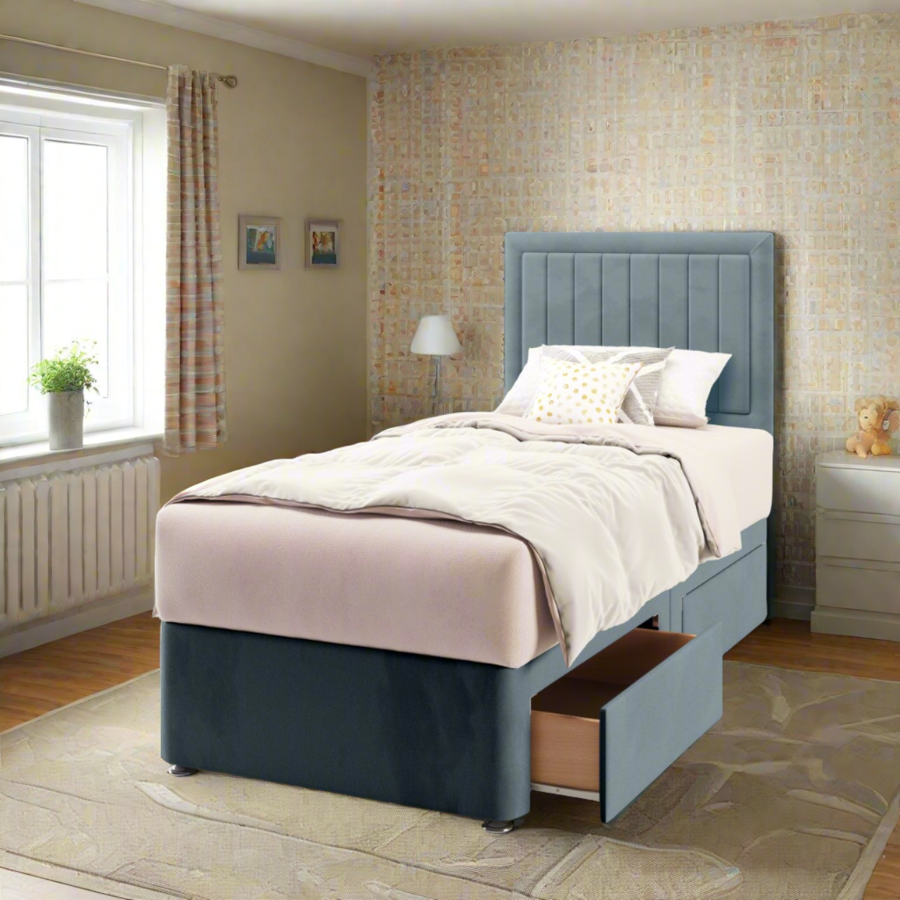 Vertical Panels Border Low Headboard Divan Bed